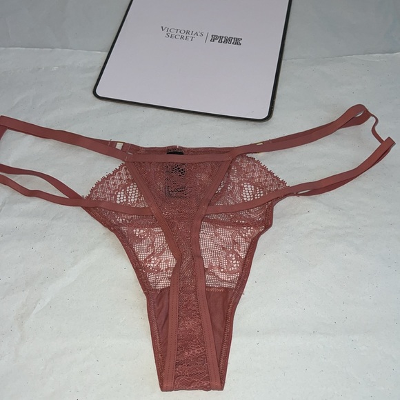 THONG Victoria's Secret Lace Panty XL - Picture 10 of 13